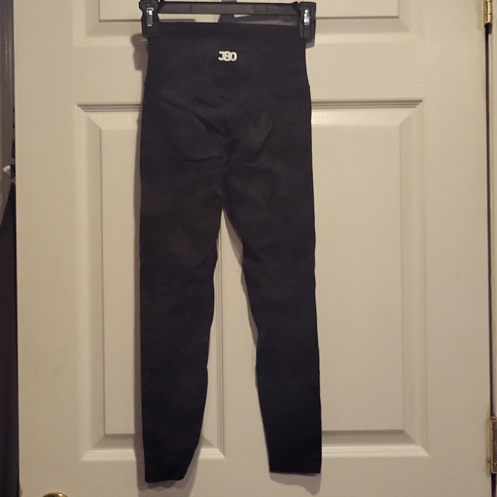 J80 Women's Black Camouflage Activewear Leggings Size 2
